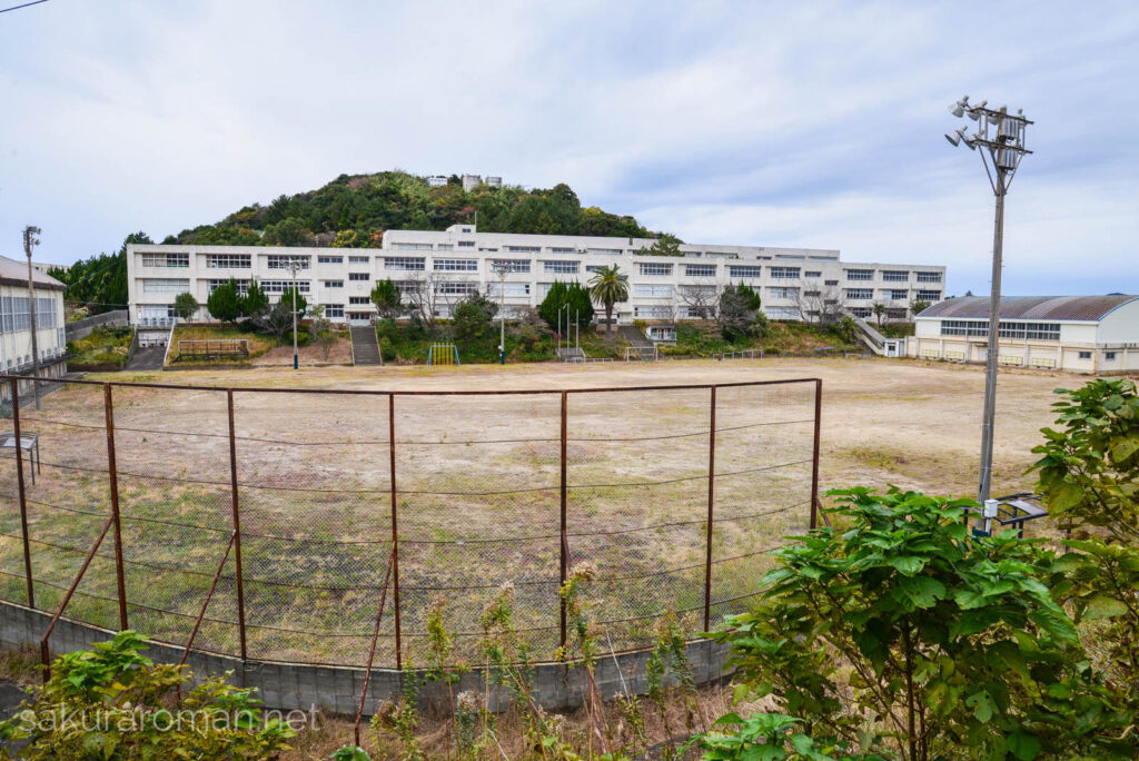 池島小中学校