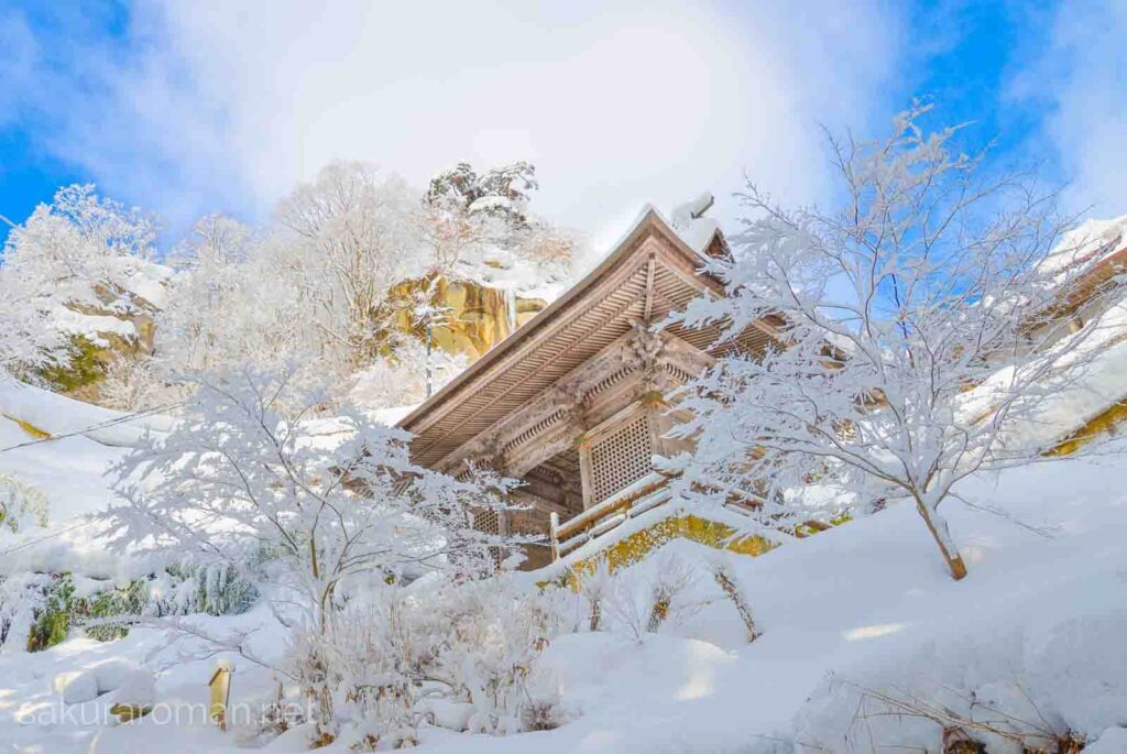 冬の山寺(立石寺)仁王門