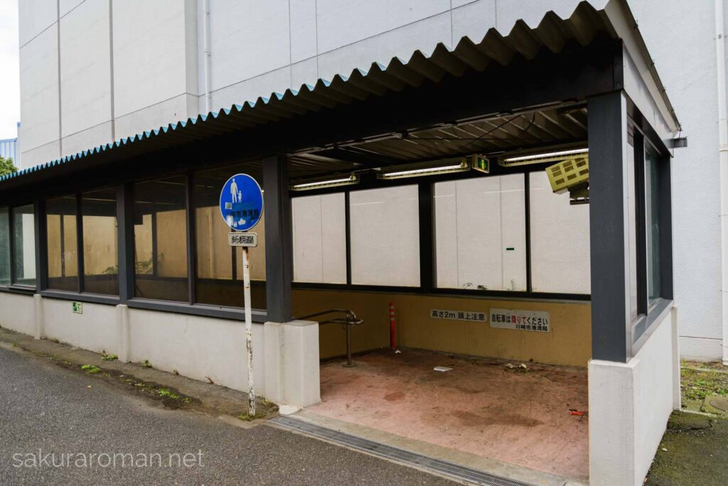 川崎港海底トンネル人道2