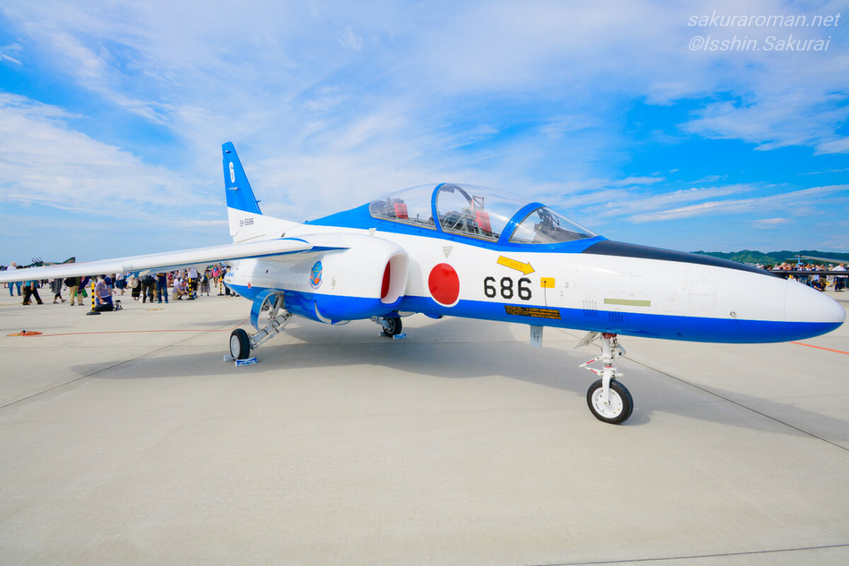 地上展示されたブルーインパルスのT-4、機番686、6番機。